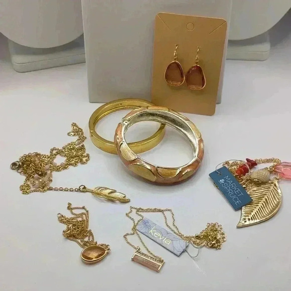 Peach pink bundle 4 necklaces, 2 bracelets, 1 pair earrings some NWT J Crew - Picture 1 of 12
